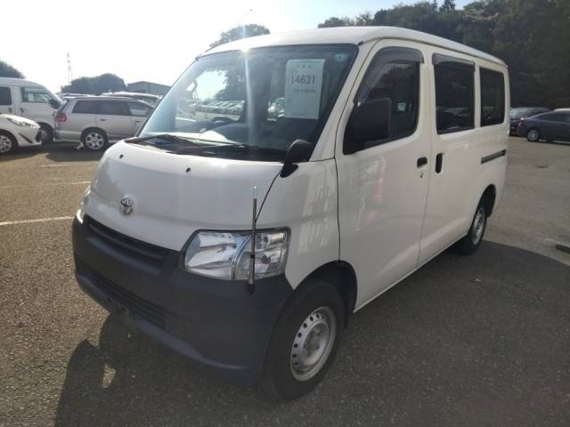 14631 TOYOTA TOWN ACE VAN S402M 2018 г. (LUM Tokyo Nyusatsu)